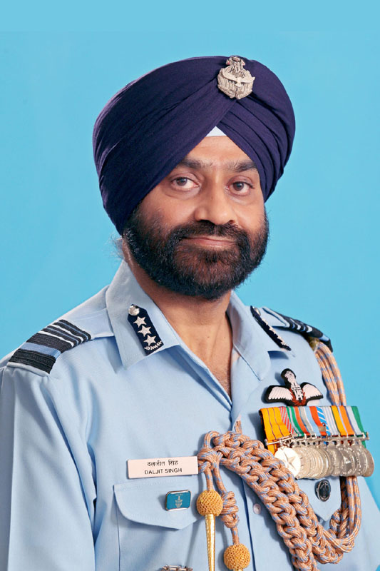Air Marshal Daljit Singh took over as Air Officer Commanding-in-Chief, of South Western Air Command (SWAC) on March 01, 2013. - air-marshal-daljit-singh