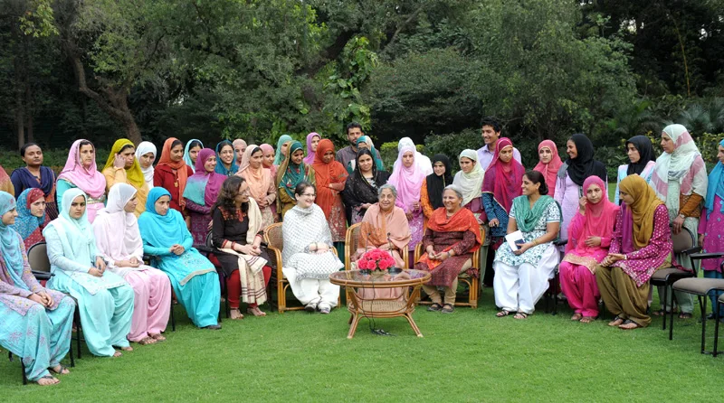 The Kashmiri Women being trained by SEWA at an interaction..