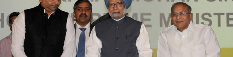 The Prime Minister, Dr. Manmohan Singh dedicating the 2000 km..