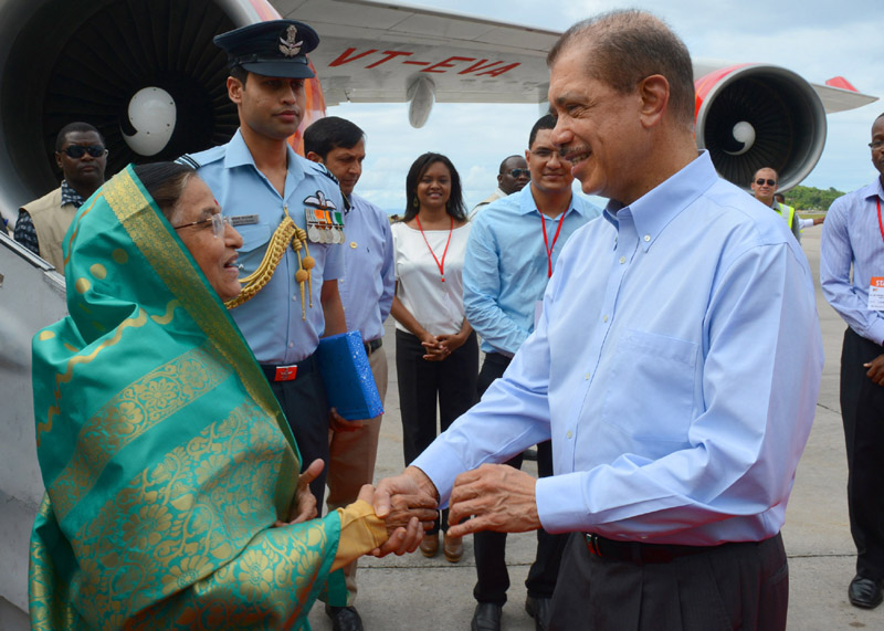 The President, Smt. Pratibha Devisingh Patil being welcomed by....