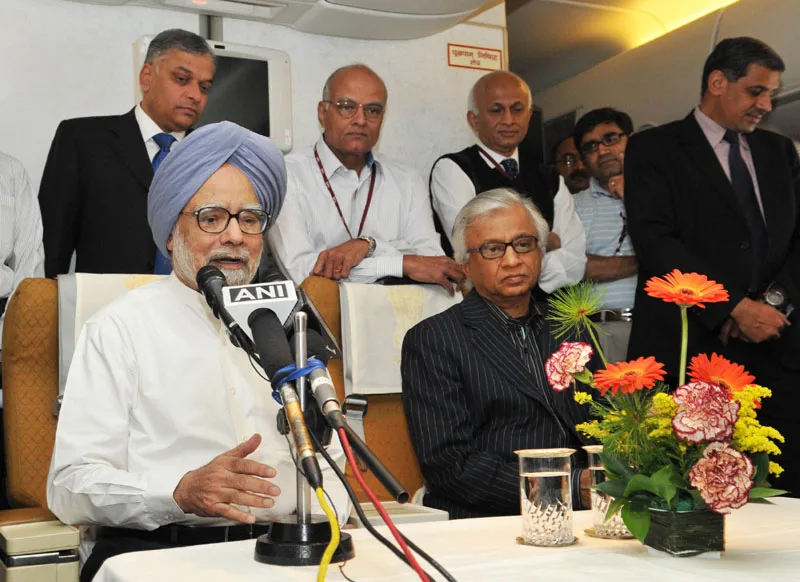 The Prime Minister, Dr. Manmohan Singh briefing the accompanying media….