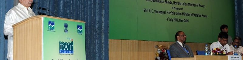 The Union Power Minister, Shri Sushil Kumar Shinde addressing at the...