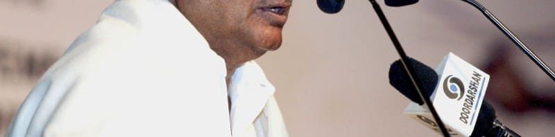 The Defence Minister, Shri A. K. Antony addressing at the inauguration of the DEFCOM..