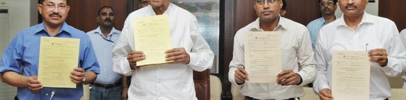 The Union Minister for Labour and Employment, Shri Sis Ram Ola releasing the...