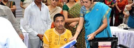 PNB PRERNA CHAIRPERSON PUSHPA KAMATH DISTRIBUTES WHEEL CHAIRS ,SU..