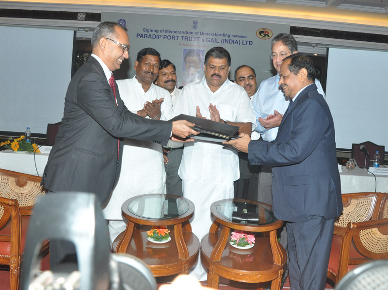 The Chairman, Paradip Port Trust, Shri S.S. Mishra and the Executive Director, GAIL,...