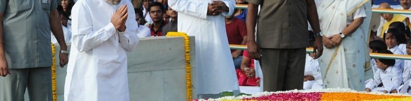 The Prime Minister, Dr. Manmohan Singh paying homage at the Samadhi of Mahatma...