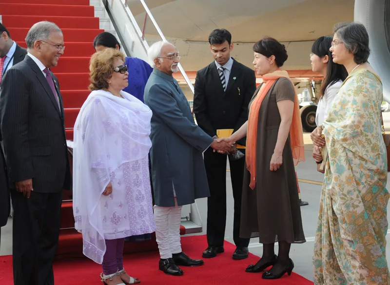 The Vice President, Shri Mohd. Hamid Ansari and Smt. Salma Ansari being…