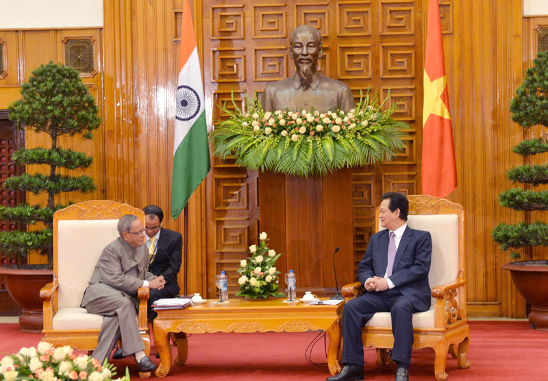 The President, Shri Pranab Mukherjee meeting the Prime Minister of the Socialist..