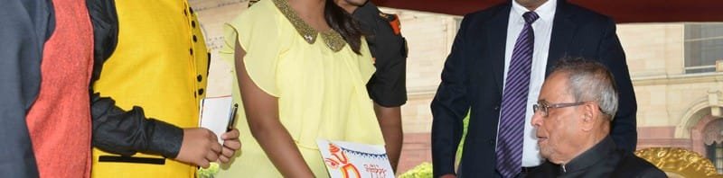 The President, Shri Pranab Mukherjee receiving Diwali Greetings from all walks of ..