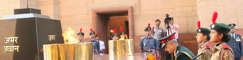 The Director General NCC, Lieutenant General Aniruddha Chakravarty laying wreath at..