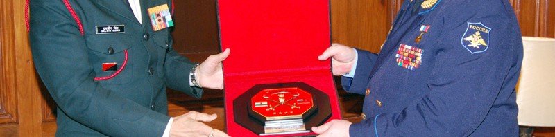 The Chief of Army Staff, General Dalbir Singh exchanging memento with the ...