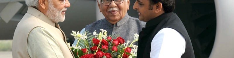 The Prime Minister, Shri Narendra Modi being received by the Governor of ...