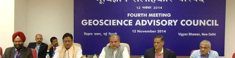 The Union Minister for Mines and Steel, Shri Narendra Singh Tomar addressing...