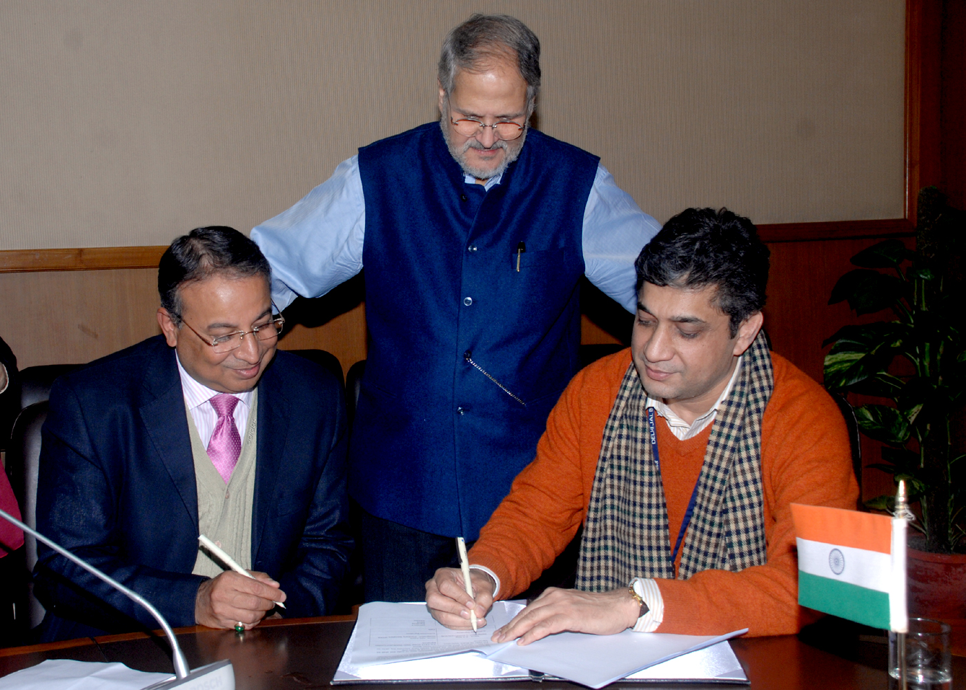 DELHI JAL BOARD SIGNS MOU WITH TATA POWER-DDL TO INSTALL 100 RO'S WITH..
