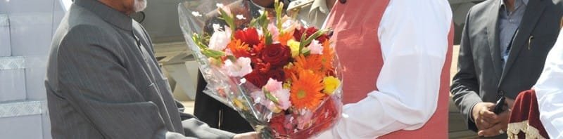 The Vice President, Shri Mohd. Hamid Ansari being received by the Governor of Karnataka,..
