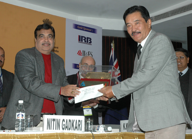 The Union Minister for Road Transport & Highways and Shipping, Shri Nitin Gadkari ..