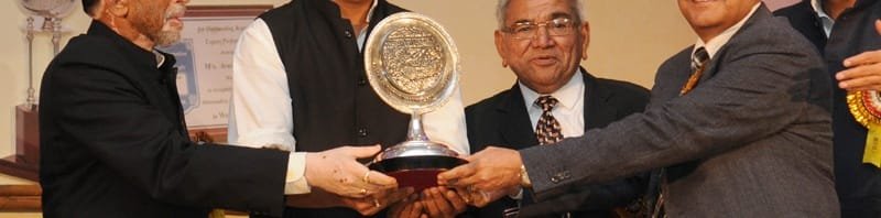 The Minister of State for Textiles (Independent Charge), Shri Santosh Kumar Gangwar ..