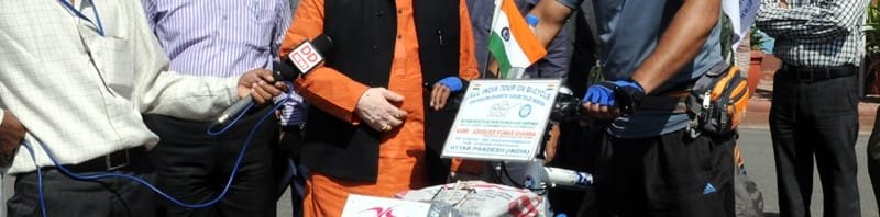 The Minister of State for Textiles (Independent Charge), Shri Santosh Kumar Gangwar meeting..