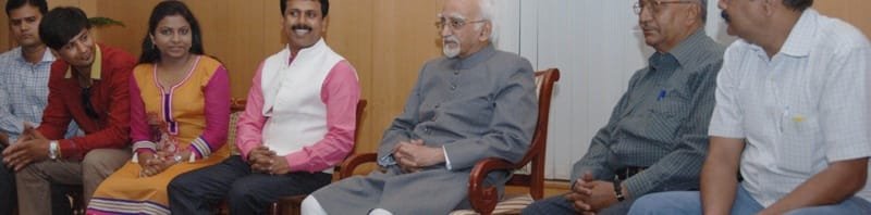 The Vice President, Shri Mohd. Hamid Ansari meeting the Students and Teachers of..