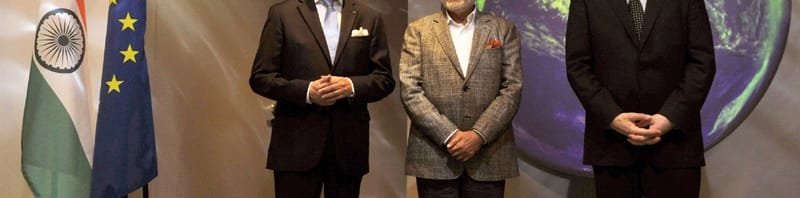 The Prime Minister, Shri Narendra Modi visiting the CNES (National Centre for Space Studies),