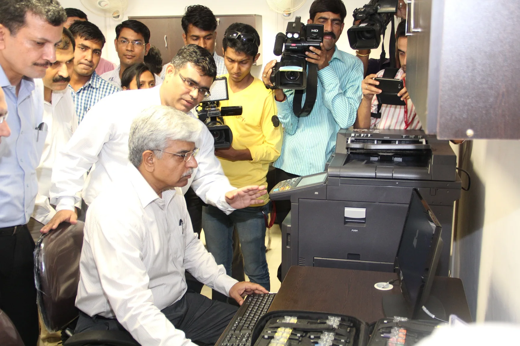CYBER CELL OF CRIME BRANCH INAUGURATED BY BHIM SAIN BASSI,COMMISSIONER OF POLICE ,DELHI