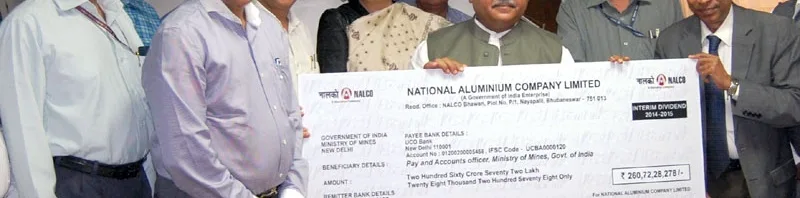 The Union Minister for Mines and Steel, Shri Narendra Singh Tomar receiving ..