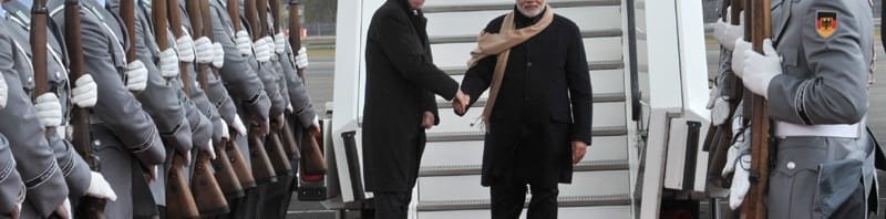 The Prime Minister, Shri Narendra Modi being received by the Chief of Department of..