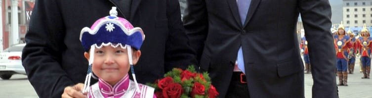 The Prime Minister, Shri Narendra Modi, during the Ceremonial Welcome, at the State Palace, in Mongolia