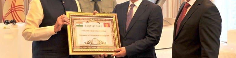 The Prime Minister, Shri Narendra Modi handing over the Certificate of gifts of ...