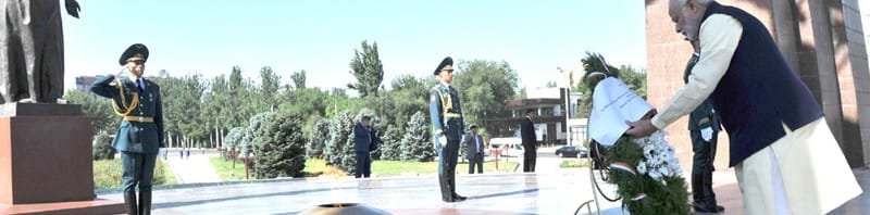 The Prime Minister, Shri Narendra Modi laying the wreath to pay homage to the ..
