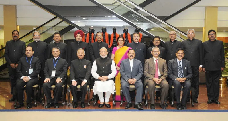 The Prime Minister, Shri Narendra Modi in a group photograph, at the Sixth Global..