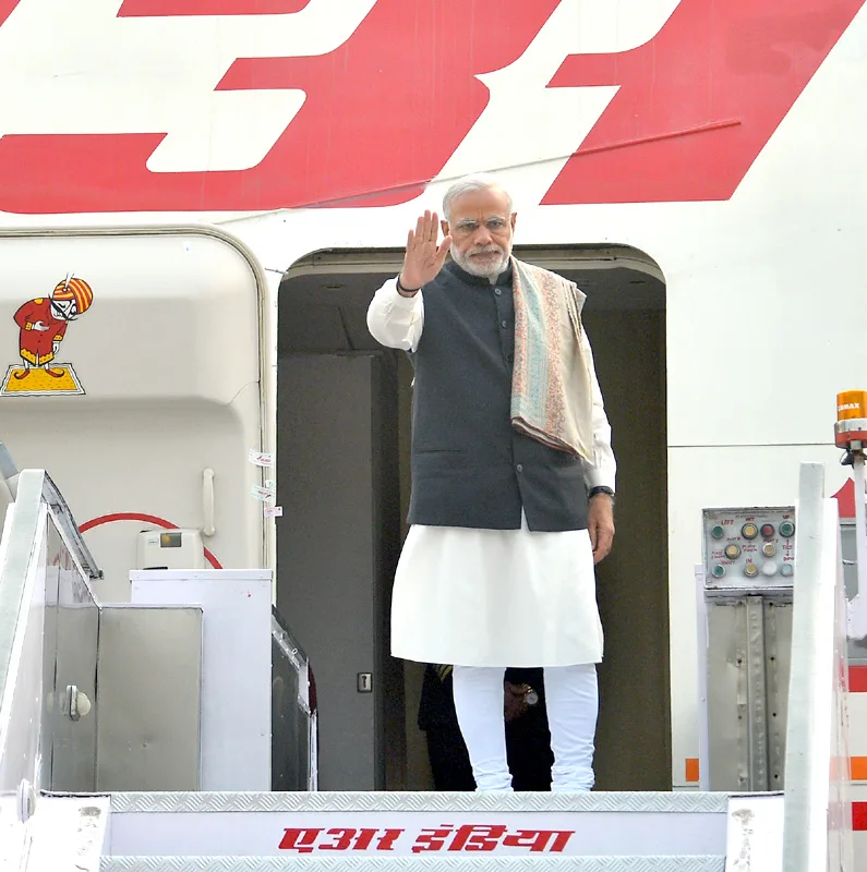 The Prime Minister, Shri Narendra Modi departing from New Delhi to attend CoP-21 Summit at Paris