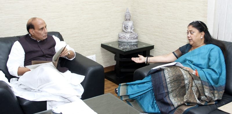 The Chief Minister of Rajasthan, Smt. Vasundhara Raje calling on the ..
