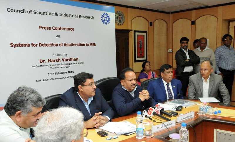 The Union Minister for Science & Technology and Earth Sciences, Dr. Harsh Vardhan ..