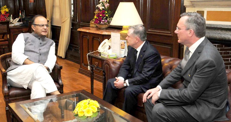 The Minister of Expenditure & Reform, Ireland, Mr. Brendon Howlin meeting the ..