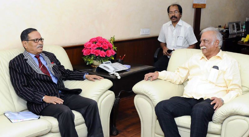 The Governor of Arunachal Pradesh, Shri Jyoti Prasad Rajkhowa meeting the..