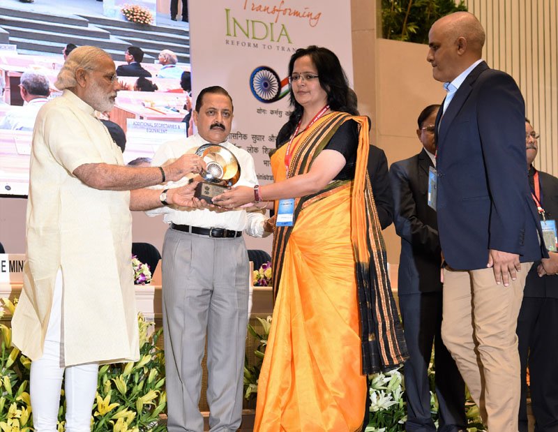 The Prime Minister, Shri Narendra Modi presenting the awards for Excellence in ..