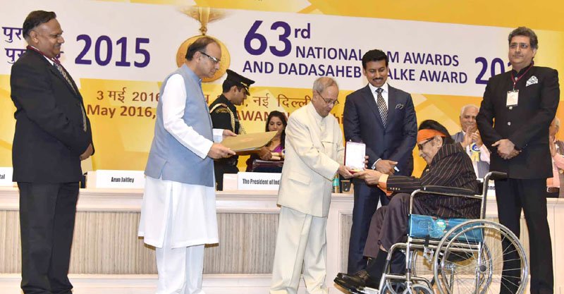 The President, Shri Pranab Mukherjee presenting the Dada Saheb Phalke Award to..