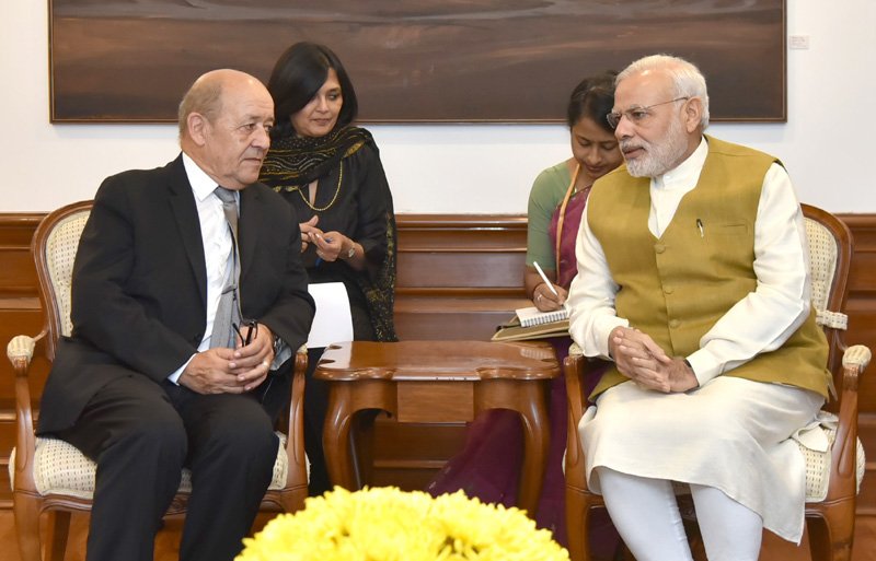 The Defence Minister of France, Mr. Jean-Yves Le Drian calling on ..