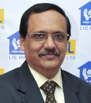 LIC MAY GET ITS ACTING CHAIRMAN V K SHARMA AS FULL TIME CHAIRMAN FOR THE TOP POST