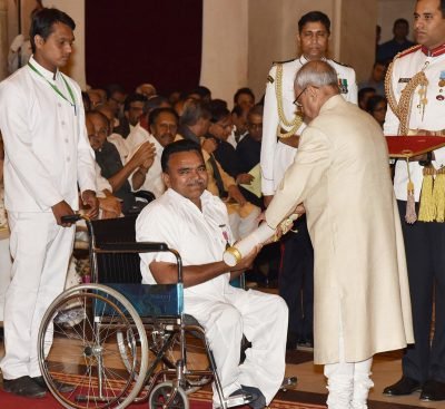 The President, Shri Pranab Mukherjee presenting the Padma Shri Award to Shri Genabhai Darghabhai Patel, at the Civil Investiture Ceremony, at Rashtrapati Bhavan, in New Delhi