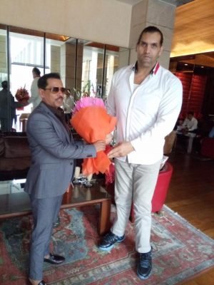ROBERT VADRA MEETS GREAT KHALI