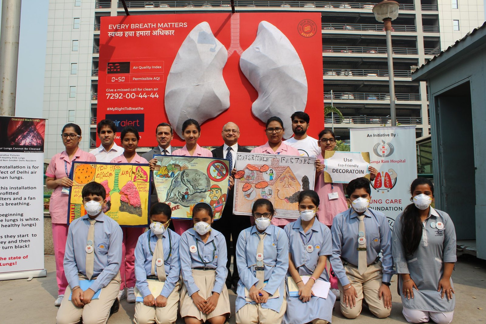 Giant Lungs Unveiled at Sir Ganga Ram Hospital (New Delhi) to Demonstrate the Impact on Human Lungs
