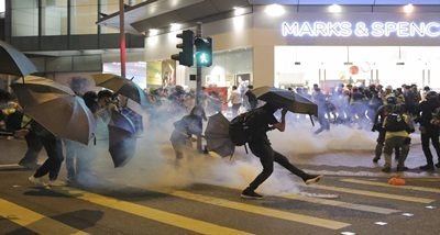 Chaos on Hong Kong roads continues for 3rd consecutive day