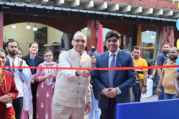 Secretary, Department of Pharmaceuticals Inaugurates Jan Aushadhi Kendra Model at Dilli Haat, INA, New Delhi today to spread awareness among the citizens
