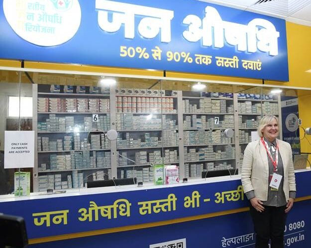 Dr. Ann Liebert, Adjunct Senior Lecturer, University of Sydney, Visits Jan Aushadhi Kendra at AIIMS, New Delhi