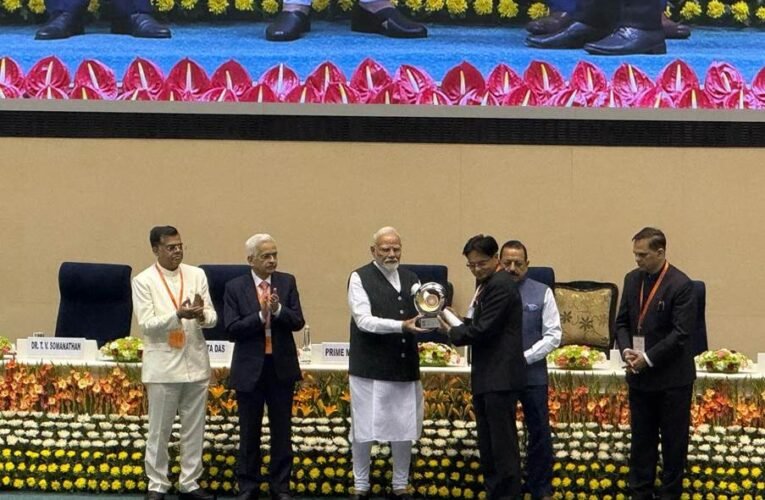 PoshanTracker Application receives the Prime Minister’s Award for Excellence in Public Administration 2024 under the Innovation category (centre) on 17th Civil Services Day