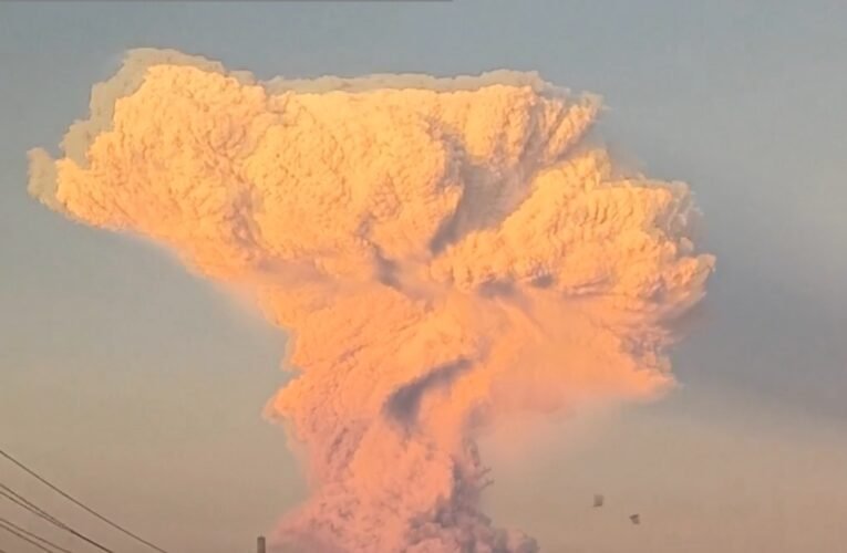 Flights disrupted as massive Volcano erupts near Bali in Indonesia.