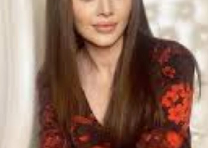 Deceased Actor Shefali Jariwala last rites performed at Oshiwara Crematorium, Mumbai